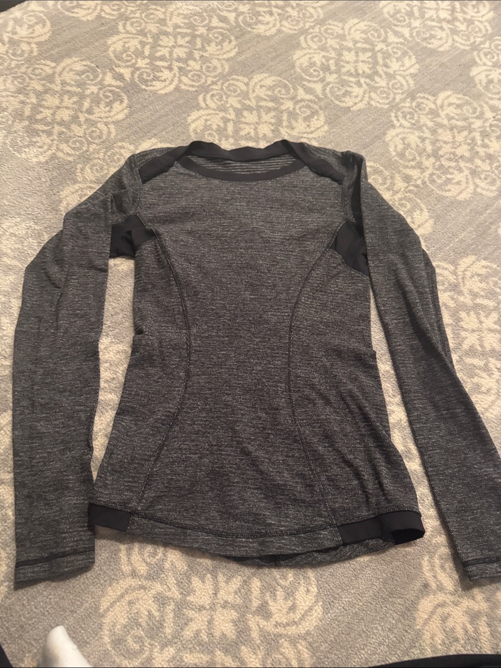 lululemon athletica Women's Long-Sleeve Heathered Charcoal Top